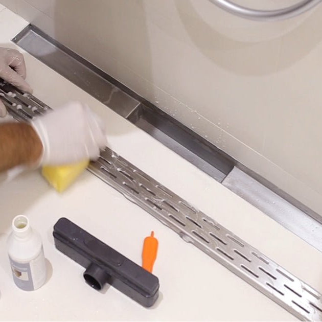 Easy Drain Schoonmaken? Zo houdt u uw douchegoot in topconditie - Tegeleend