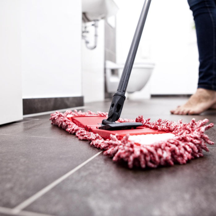 Tegels ontvetten? Zo krijg je elke vloer weer brandschoon - Tegeleend