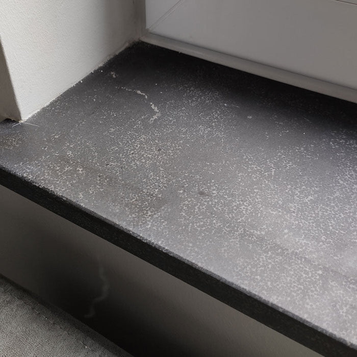 Zwarte vensterbank: welk materiaal kies je? - Tegeleend